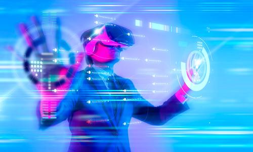 元宇宙数字网络世界技术, 男子戴着VR护目镜玩AR增强现实游戏和娱乐, 未来的生活方式