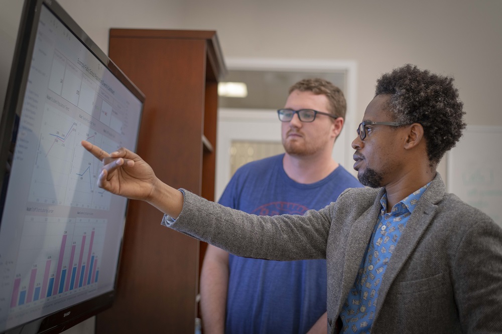 WPI's MS in Business Analytics will prepare students to analyze and use data to inform business leaders how to make the best decisions. 