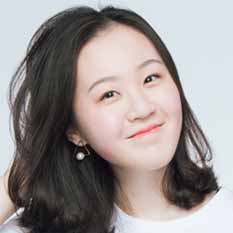 WPI female graduate student