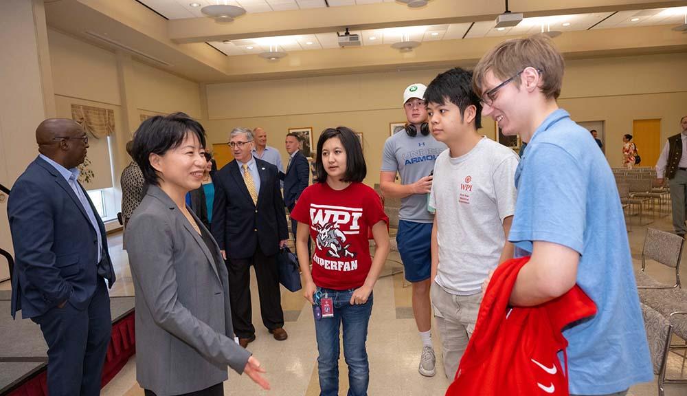 Grace Wang meets with students in the Rubin Campus Center Odeum.
