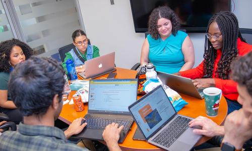 WPI and visiting Panamanian students confer on their proposals for the Mango Challenge.