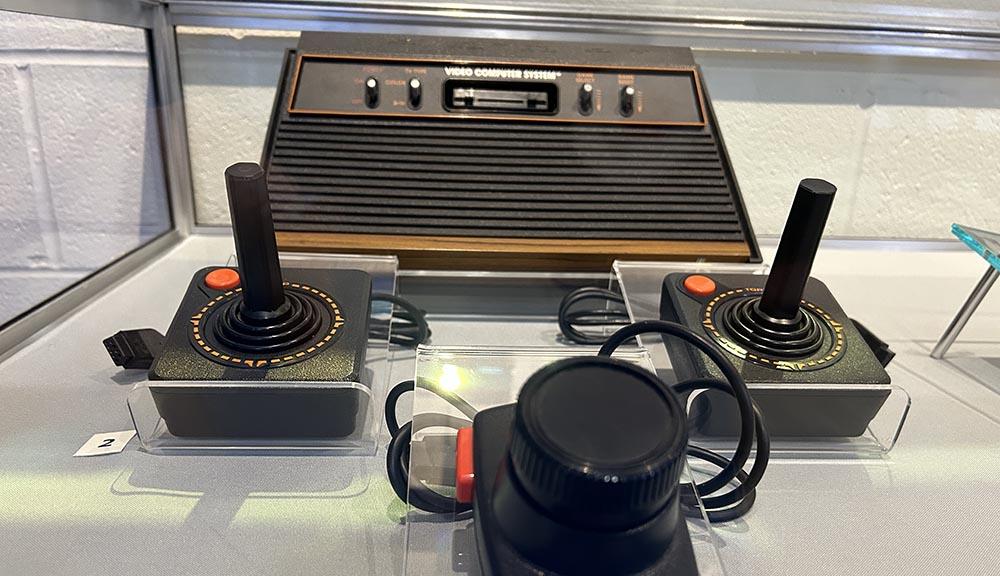 Atari system at WPI library exhibit